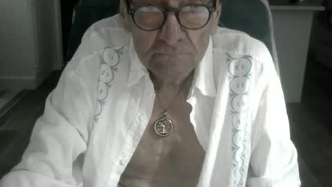 Snapshot of pastelito76 chatting on February 24, 2026, 2:37 pm Bob online show from February 24, 2026, 2:37 pm