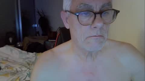 Snapshot of patrick5275 chatting on April 24, 2026, 9:17 pm patrick5275 online show from April 24, 2026, 9:17 pm
