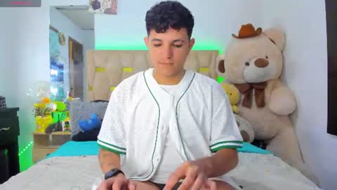Snapshot of patrick_sanzzz chatting on July 13, 2026, 12:02 am Patrick online show from July 13, 2026, 12:02 am