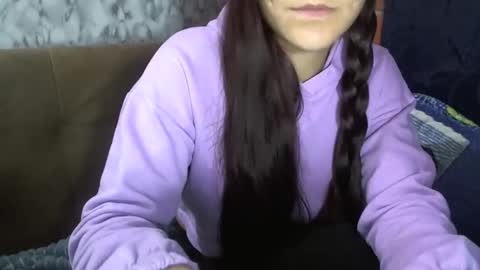 Snapshot of pau_cat chatting on February 2, 2026, 11:03 pm Pau online show from February 2, 2026, 11:03 pm