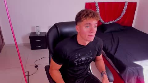 Paull George online show from November 26, 2025, 7:04 pm