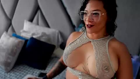 Snapshot of paula_daniela1 chatting on February 2, 2025, 9:02 pm Paula online show from February 2, 2025, 9:02 pm