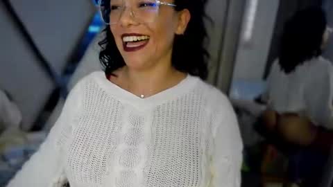 Snapshot of paula_daniela1 chatting on February 3, 2025, 8:57 pm Paula online show from February 3, 2025, 8:57 pm