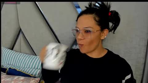 Snapshot of paula_daniela1 chatting on March 2, 2025, 9:22 pm Paula online show from March 2, 2025, 9:22 pm