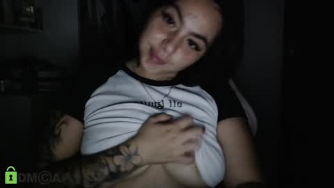 paula_torrez online show from February 22, 2025, 4:40 am