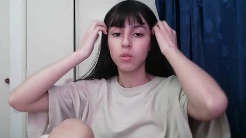 Snapshot of paulainblue chatting on December 3, 2024, 4:14 am online show from December 3, 2024, 4:14 am