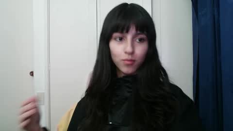 Snapshot of paulainblue chatting on December 4, 2024, 4:43 am online show from December 4, 2024, 4:43 am