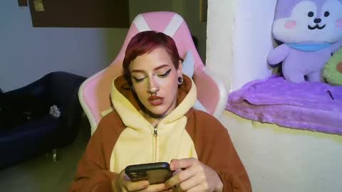 Snapshot of pauli_cadavid chatting on May 4, 2026, 2:57 pm ig alinasvetl2 online show from May 4, 2026, 2:57 pm