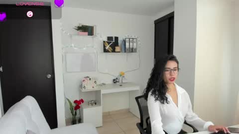 paulina online show from April 23, 2026, 7:05 pm