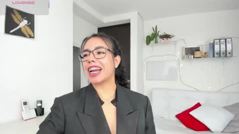 paulina online show from August 5, 2026, 6:33 pm