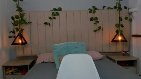 PAULINA  online show from January 12, 2026, 4:39 am