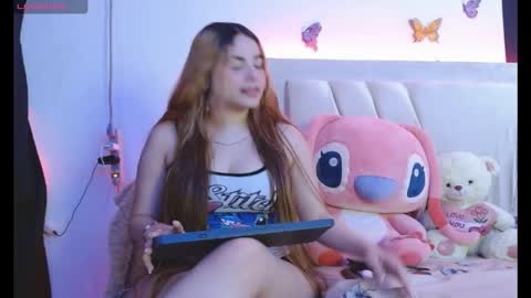 Pau online show from May 8, 2026, 4:07 am