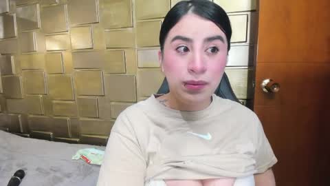 paulinabelen21 online show from May 12, 2026, 4:09 am