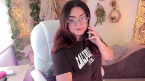 Snapshot of paulinacostello chatting on June 3, 2026, 3:50 pm Estefania online show from June 3, 2026, 3:50 pm