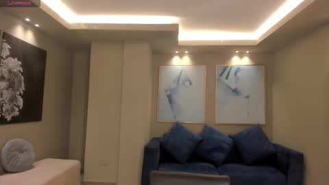 Paulina Santos  online show from February 4, 2026, 7:42 pm