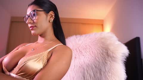 pauline_7 online show from December 30, 2024, 3:13 pm