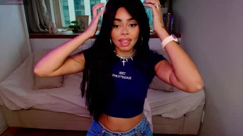 paulinne_clark online show from March 12, 2026, 7:42 pm