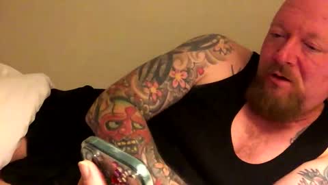 paulyb445 online show from October 29, 2025, 3:42 am