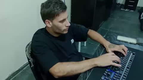 Snapshot of paurrrossa chatting on October 16, 2025, 2:12 am PauRosa online show from October 16, 2025, 2:12 am