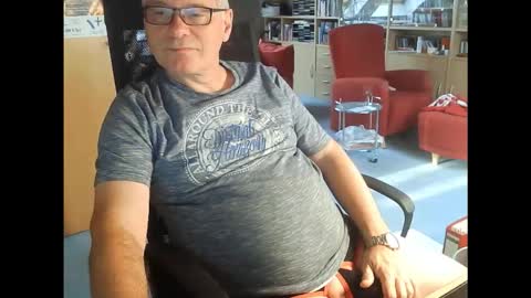 Pavlov aka Peter online show from November 14, 2025, 7:51 am