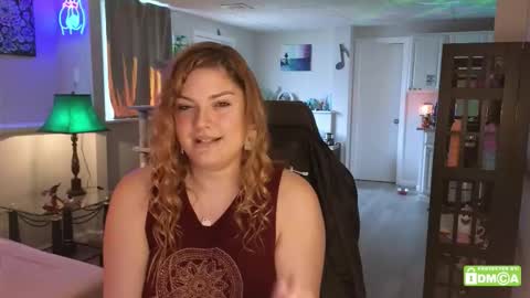 Snapshot of peaceofmae chatting on October 14, 2025, 8:09 pm online show from October 14, 2025, 8:09 pm