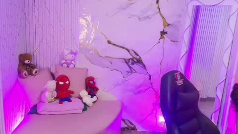 peachy_tay online show from May 18, 2026, 11:49 am