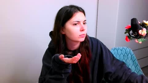 Peachy online show from December 5, 2025, 6:15 pm