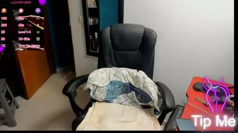 Tangerine Penaut online show from April 16, 2026, 1:06 am