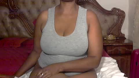 pearassmmm online show from February 17, 2025, 8:58 pm