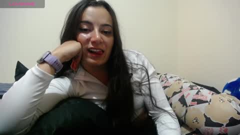 Snapshot of pearl_3 chatting on January 21, 2025, 6:33 am Pearl online show from January 21, 2025, 6:33 am