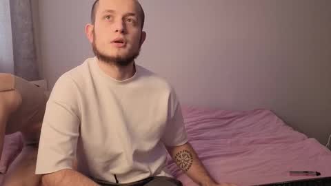 Snapshot of pearl_couple chatting on February 5, 2026, 9:03 am Rina and Max online show from February 5, 2026, 9:03 am