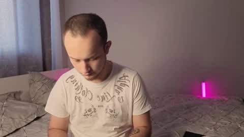 Snapshot of pearl_couple chatting on February 10, 2026, 9:02 am Rina and Max online show from February 10, 2026, 9:02 am