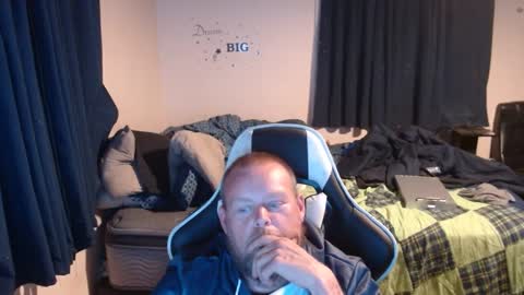 pecker40 online show from January 8, 2025, 1:11 am