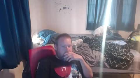 pecker40 online show from April 12, 2026, 7:41 pm