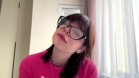 Lolly online show from December 4, 2025, 9:40 am