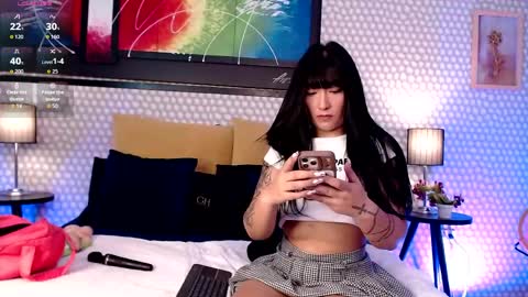 Snapshot of penelopee_28 chatting on May 17, 2026, 4:10 am Penelope Lets get to 100 hands up online show from May 17, 2026, 4:10 am