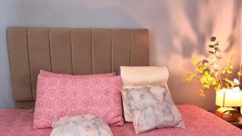 penelophe01 online show from February 14, 2026, 6:59 pm