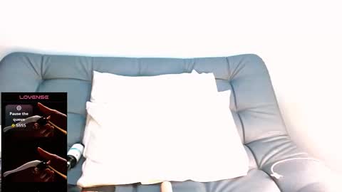   online show from November 18, 2025, 2:06 am