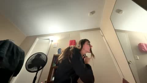 Penutbuttajelllytime online show from February 9, 2026, 4:16 am