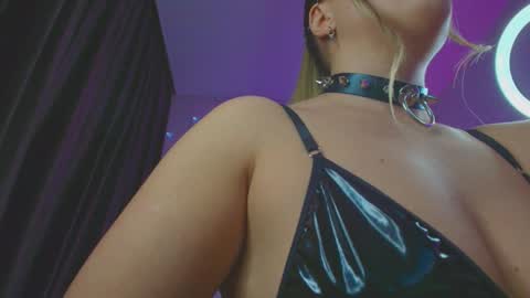 Dia  online show from February 3, 2025, 1:30 am