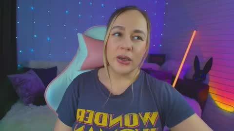 Dia  online show from March 3, 2025, 11:22 am