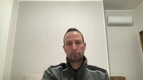 peppinslosqualo online show from February 12, 2025, 5:26 am