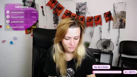 Mia online show from November 1, 2025, 2:57 am