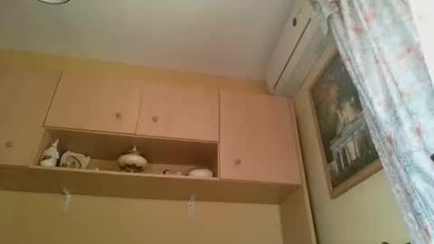 Snapshot of perales_12345 chatting on March 8, 2026, 5:39 pm perales_12345 online show from March 8, 2026, 5:39 pm