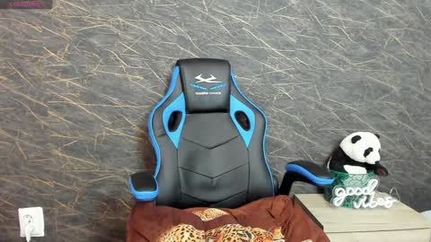 Snapshot of perfect_daisy chatting on December 8, 2024, 3:13 pm Daisy online show from December 8, 2024, 3:13 pm