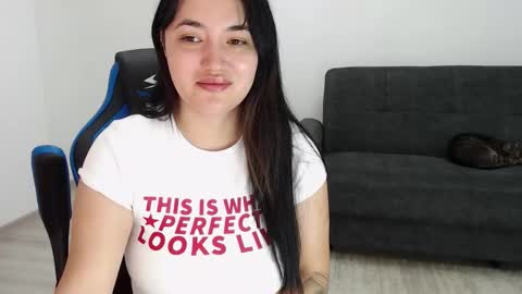 Snapshot of perfect_daisy chatting on September 9, 2025, 5:29 am Daisy online show from September 9, 2025, 5:29 am