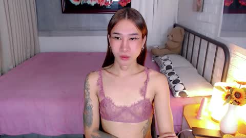 Chloe online show from November 28, 2025, 9:17 pm