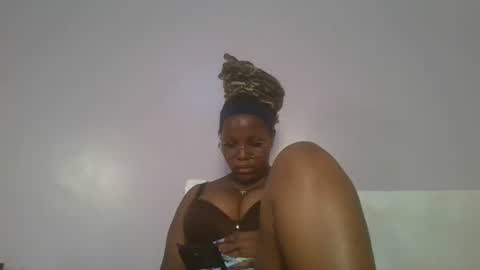 Snapshot of periwinkle20 chatting on January 12, 2026, 4:34 pm Taurus online show from January 12, 2026, 4:34 pm