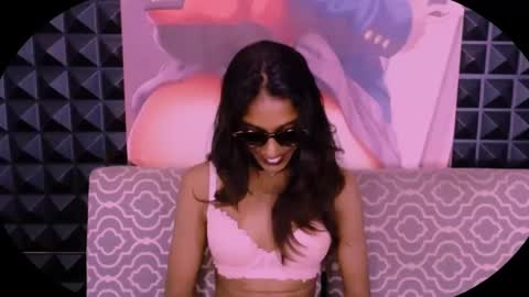 satins seduction online show from December 3, 2024, 9:44 am