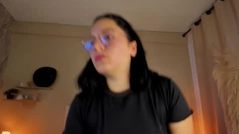 Marie online show from March 5, 2026, 11:06 am